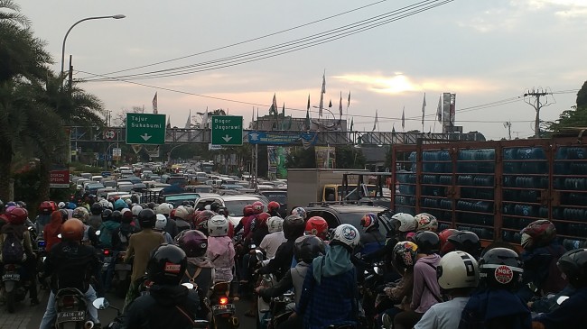 H+2 Lebaran, Jalur Alternatif Cijapati Mulai Ramai