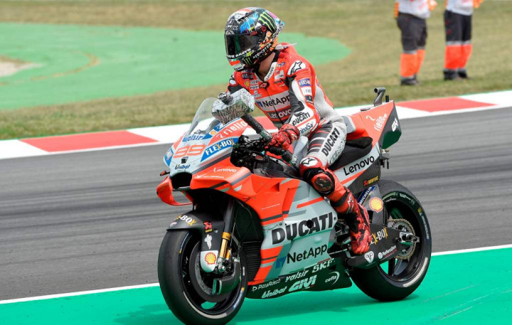 Kalahkan Marquez dan Rossi, Lorenzo Berjaya di MotoGP Catalunya