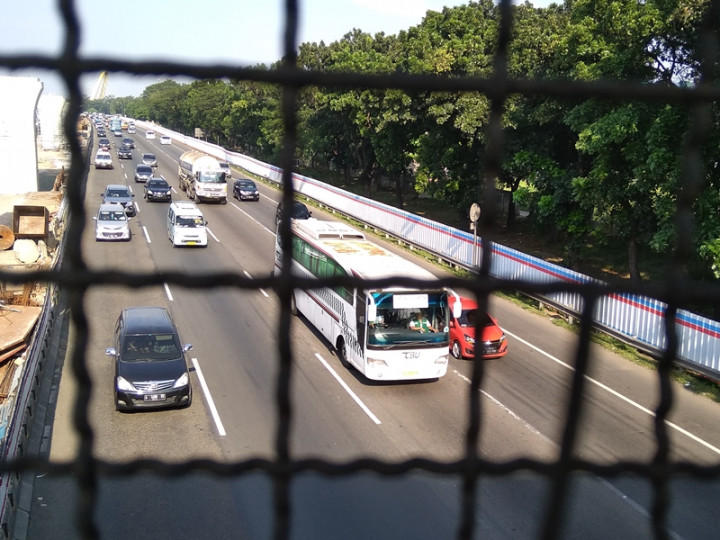 <i>Contraflow</i> Berlaku di KM 53 Tol Jakarta-Cikampek