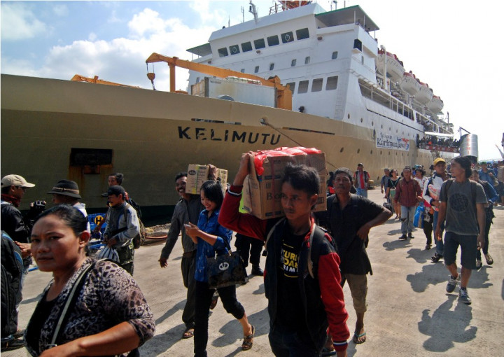 Arus Balik, Pelabuhan Meulaboh Mulai Dipadati Calon Penumpang