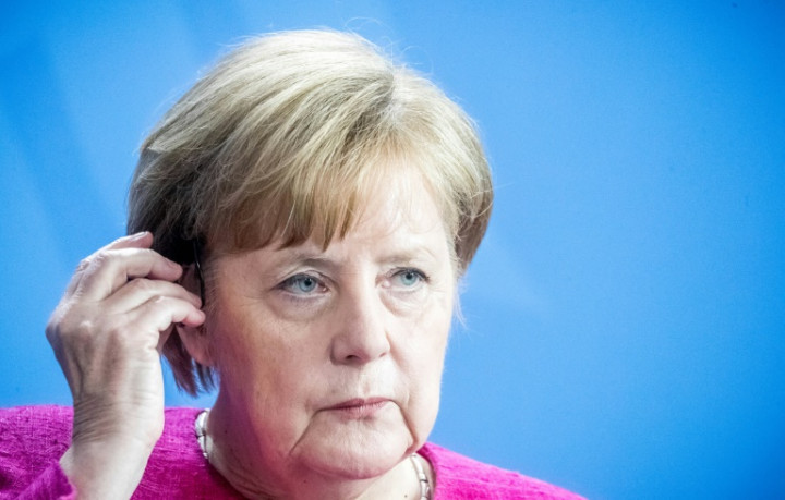 Merkel Faces Ultimatum from Ally over Migrants