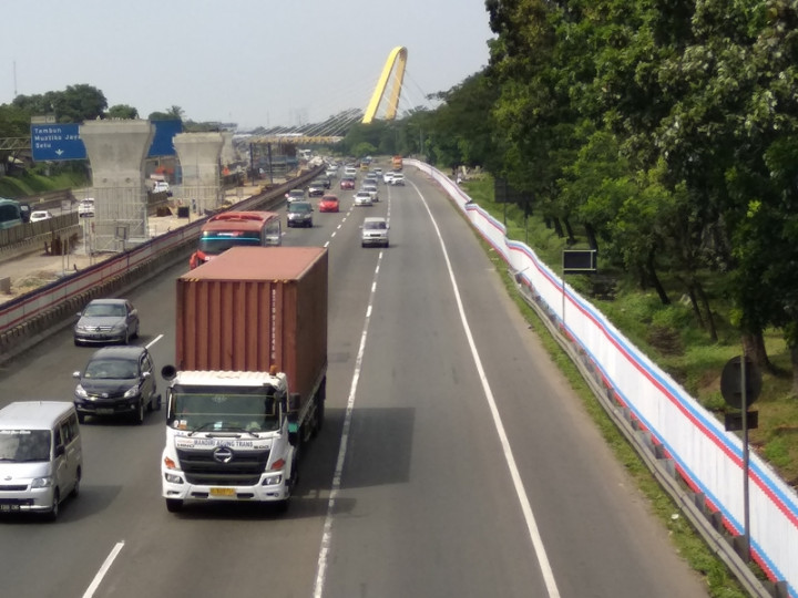 Tidak Ada Pengalihan Kendaraan di Tol Jakarta-Cikampek