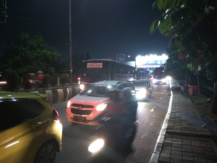 Jalur Arteri Kota Bekasi Padat Pemberlakuan <i>One Way</i>