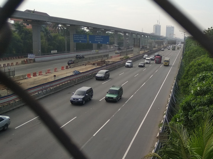 <i>One Way</i> Berlaku dari Cikampek Sampai Cikarut