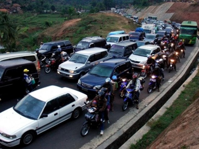 Polisi Berlakukan Sistem <i>One Way</i> di Jalur Nagreg