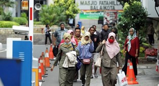 Pemerintah Sidak Hari Pertama Kerja ASN via <i>e-Office</i>