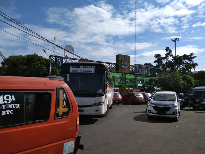 Arus Penumpang di Terminal Bekasi Kembali Normal