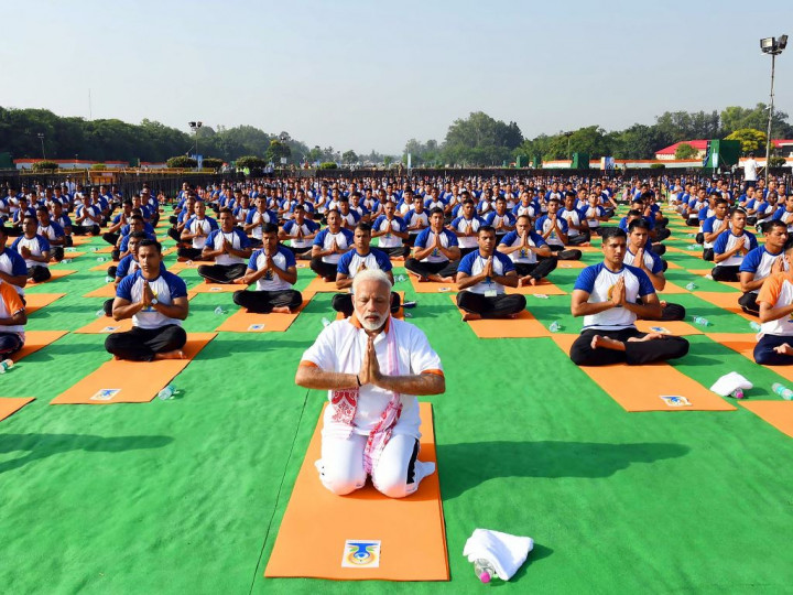 PM India Senam Yoga Bersama 50 Ribu Warga