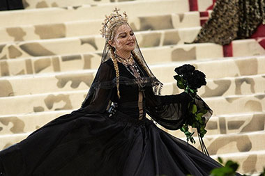 Cerita Rinaldy tentang Madonna yang Kepincut Mahkota Rancangannya