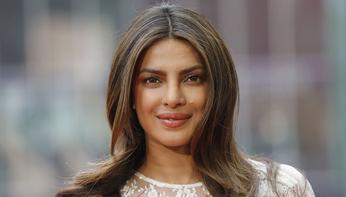 Priyanka Chopra Tulis Perjalanan Hidupnya di Buku Memoar