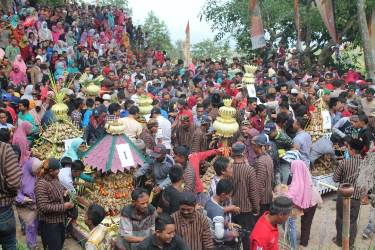 Tradisi Sewu Kupat di Kudus Pikat Wisatawan