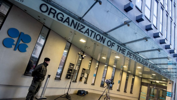 OPEC Setuju Tingkatkan Produksi Minyak