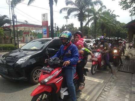 Pengunjung Ragunan Melonjak