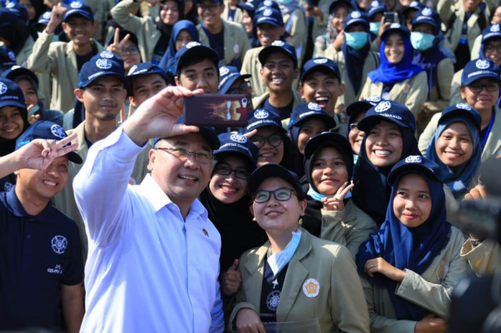 Mendes PDTT Minta Mahasiswa Jeli Lihat Peluang Usaha di Desa