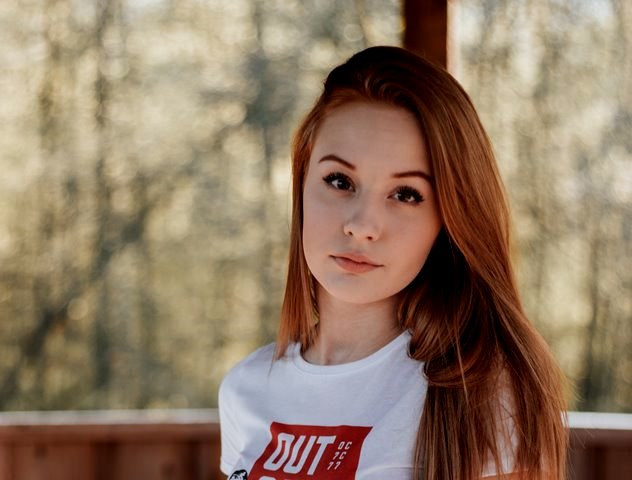 Menurut penelitian yang dilakukan oleh Boston University menemukan bahwa orang yang lahir dengan rambut merah sejak lahir memiliki perbedaan di Melanocortin 1 Receptor (MC1R). (Foto: Mean Shadows/Unsplash.com)