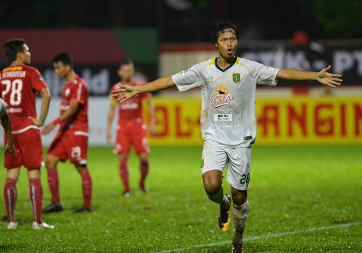 Ditahan Persebaya, Persija Gagal Salip Persib