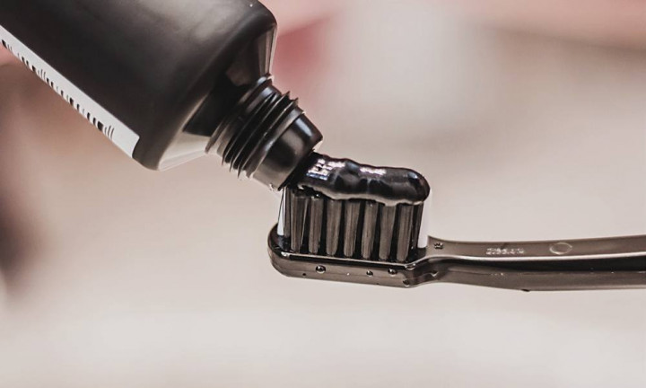 Meski Aman, Pasta Gigi dengan Kandungan Arang Aktif Tidak Boleh Sering Digunakan