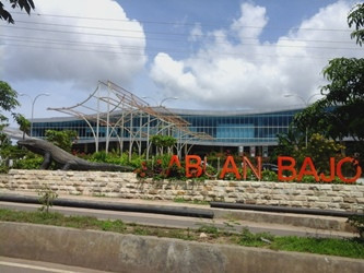 Erupsi Gunung Agung, Bandara Komodo Ditutup