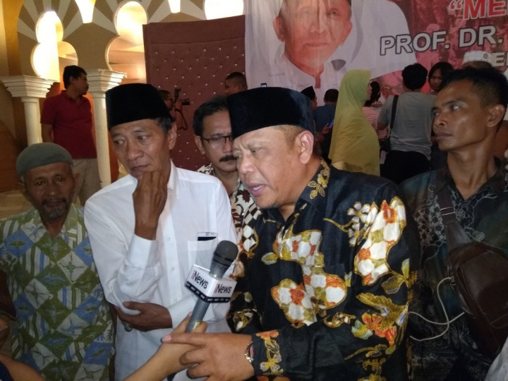 Koalisi Umat Madani Bujuk Amien <i>Nyapres</i>