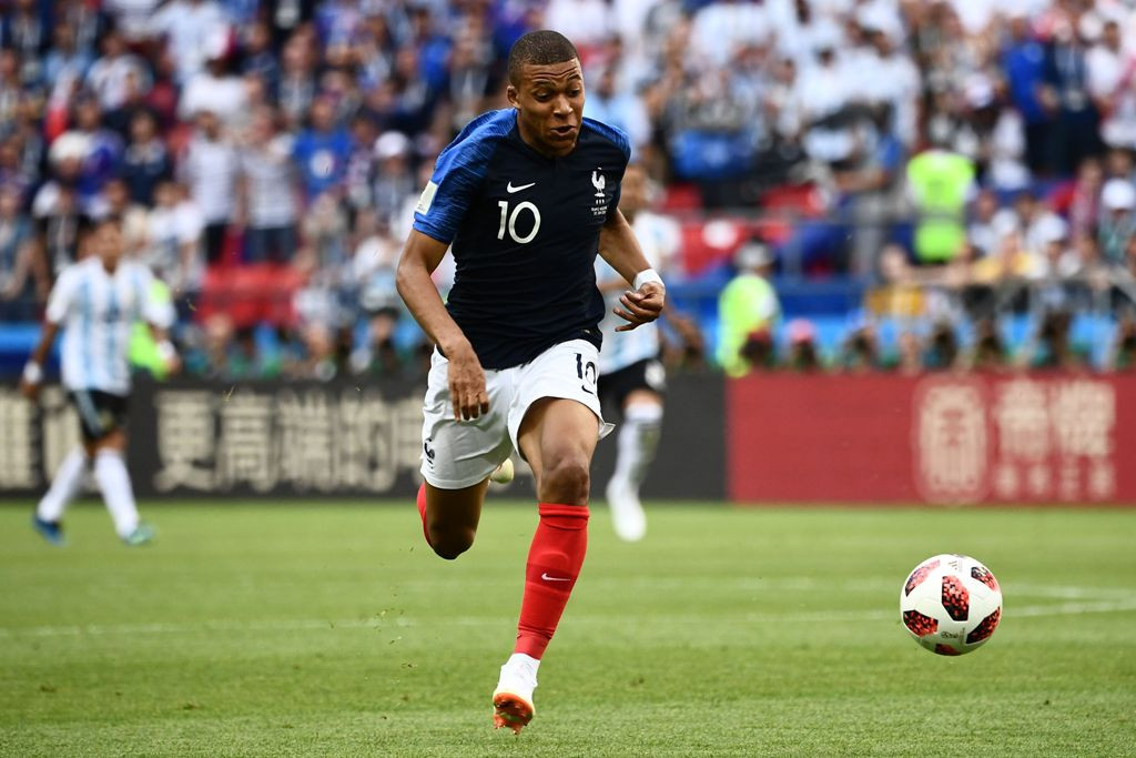 Kylan Mbappe pemain yang paling merepotkan barisan pertahanan Argentina (Foto: AFP/ SAEED KHAN)
