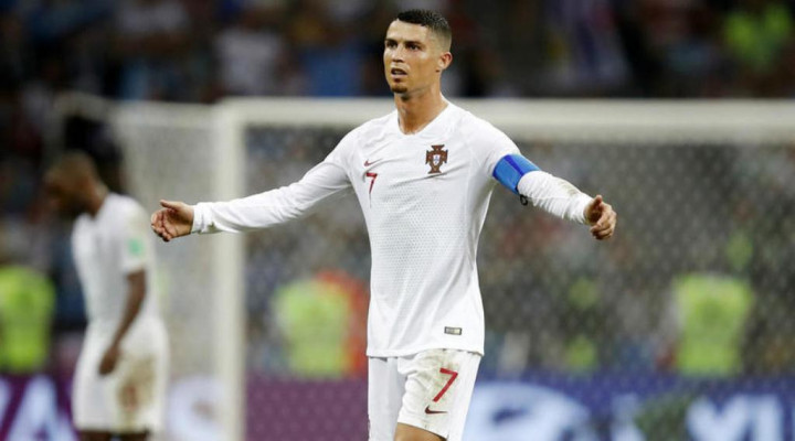 Pelatih Portugal: Jangan Pensiun Ronaldo