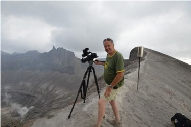 Cerita Warga Belgia Saksikan Kemunculan Anak Gunung Baru