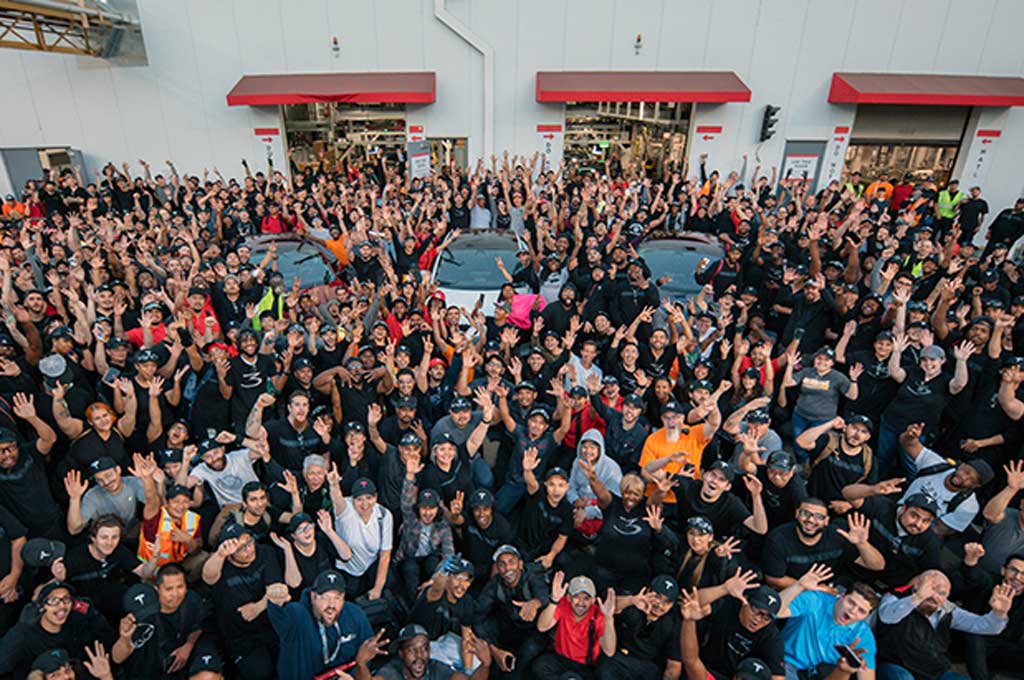 Tesla Model 3 segera dikirimkan ke pelanggan. Autoguide