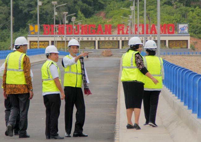 Jokowi Tinjau Bendungan Paselloreng