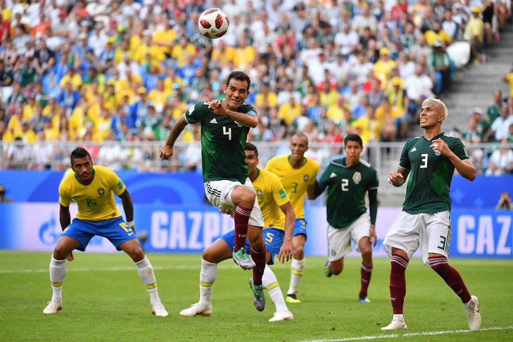 Rafael Marquez (tengah). (Foto: AFP/Emmanuel Dunand)