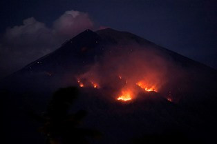 Aktivitas Gunung Agung Belum Stabil