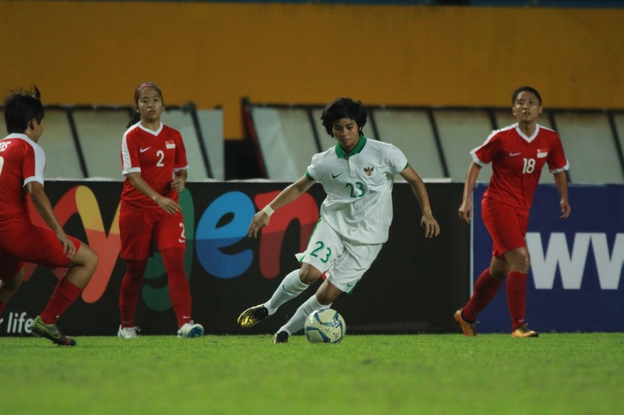 Aksi Rani Mulyasari saat membela Indonesia kontra Singapura (Foto: PSSI)