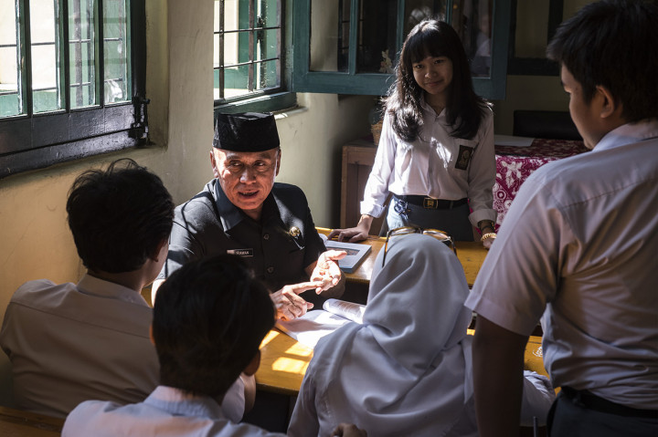 M Iriawan Tinjau Pelaksanaan PPDB di SMAN 5 Bandung