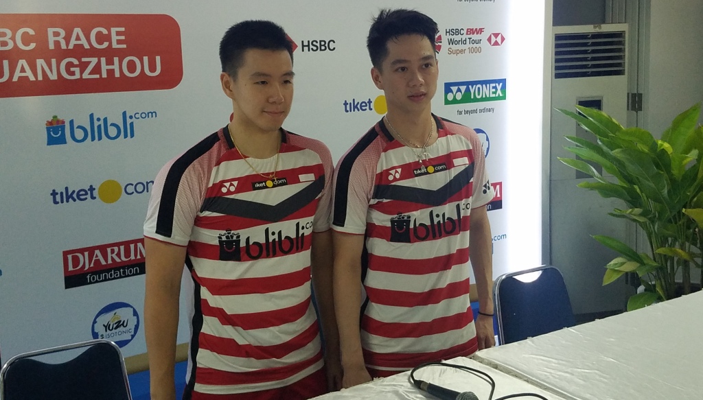Marcus Fernaldi Gideon-Kevin Sanjaya menghadiri konferensi pers usai mengalahkan seniornya, Mohammad Ahsan-Hendra Setiawan di babak pertama Indonesia Open 2018 (Foto: medcom.id/Krisna Octavianus)