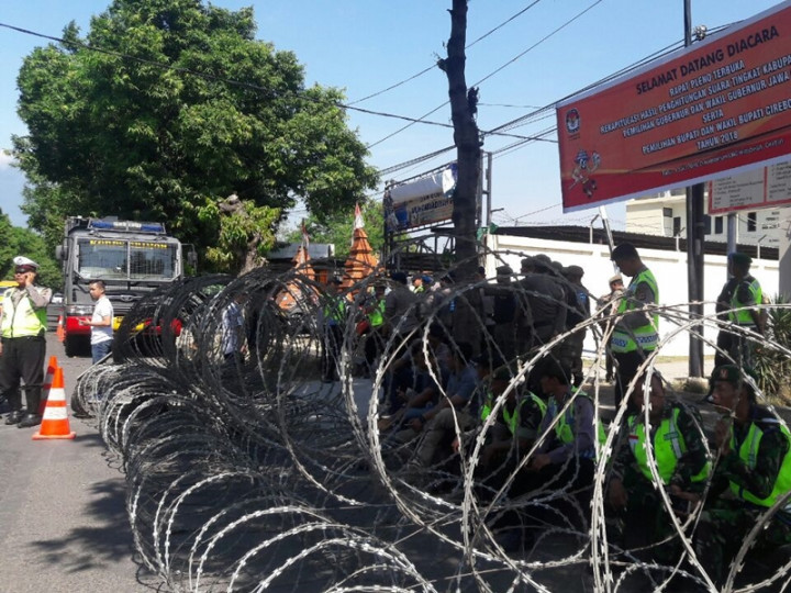 Rapat Pleno KPU Cirebon Dijaga Seribu Personel Keamanan