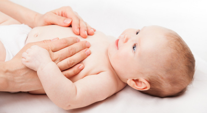 Ketahui Waktu Terbaik untuk Memijat Bayi