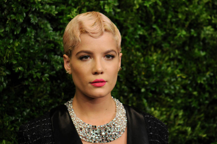 Putus dari G-Eazy, Halsey Fokus Berkarier