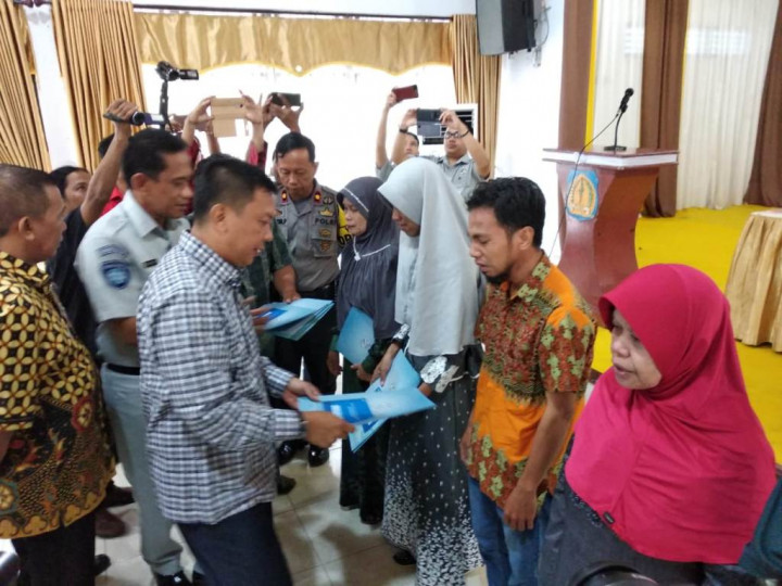 Keluarga Korban Tewas KM Lestari Maju Dapat Santunan