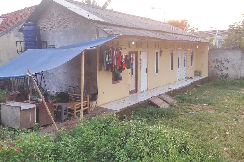 Rumah Saripah, korban yang tewas ditembak pembegal, di Tangerang sepi. Keluarga mengebumikan Saripah di Tanjung Priuk, Jakarta, Kamis 5 Juli 2018, Medcom.id - Hendrik 