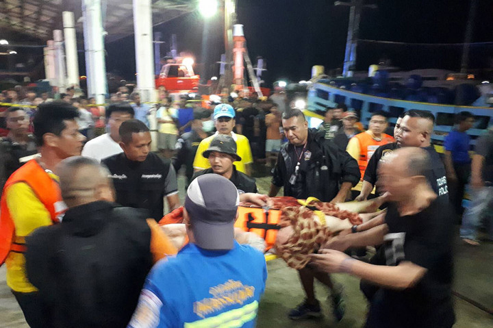 Kapal Wisata Terbalik di Phuket Thailand, Puluhan Turis Hilang