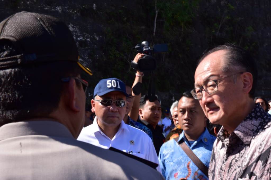 Mendes PDTT Eko Putro Sandjojo dan Presiden Bank Dunia Jim Yong Kim (Foto:Dok)
