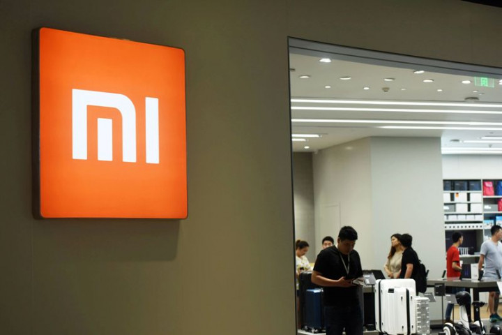 Xiaomi Shares Fall Almost 6 Percent on Hong Kong Debut