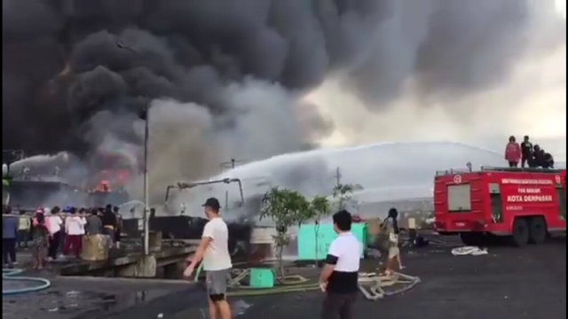 Basarnas Fokus Cari Korban Kapal Terbakar