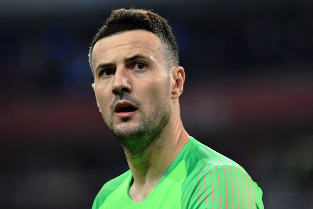 Subasic Nantikan Tantangan Inggris