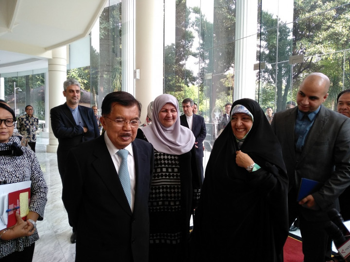 JK Bahas Nuklir dan Investasi Migas dengan Wapres Iran