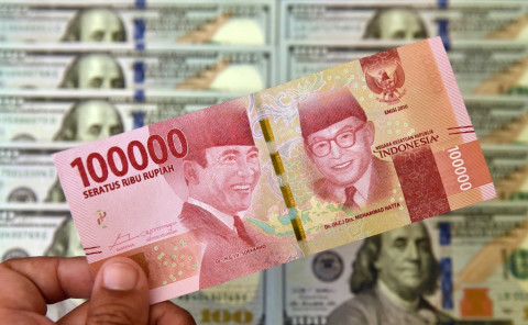 Rupiah Diprediksi Bergerak ke Rp14.395-Rp14.369/USD