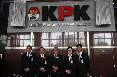 Lima KPK pimpinan berpose di Gedung KPK. Foto: MI.