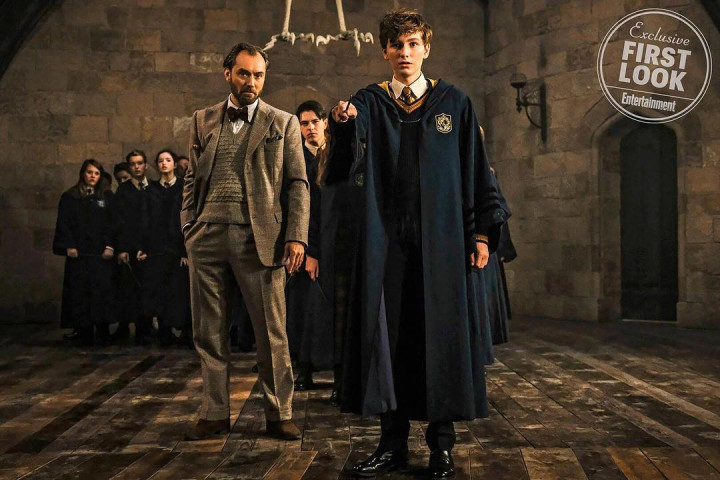 Penampilan Perdana Newt Scamander Muda di Fantastic Beasts 2