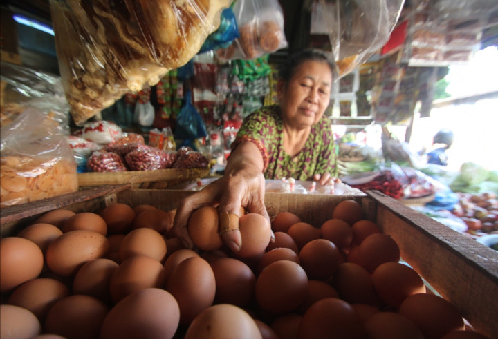 Harga Telur dan Ayam Naik, Ganjar Ingin Operasi Pasar