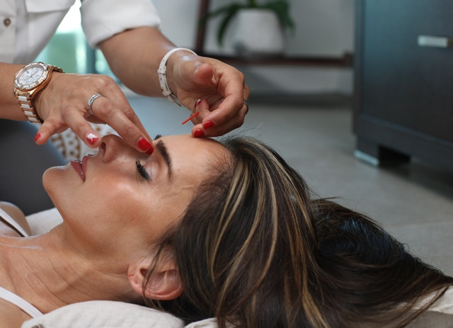 Studi: Akupresur Mampu Turunkan Gejala Kelelahan pada Penderita Kanker Payudara