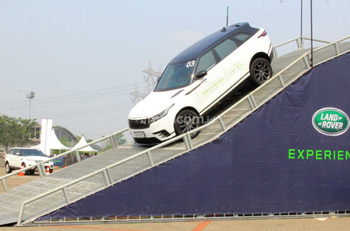 Eksplorasi Performa Jaguar Land Rover dengan Cara Unik